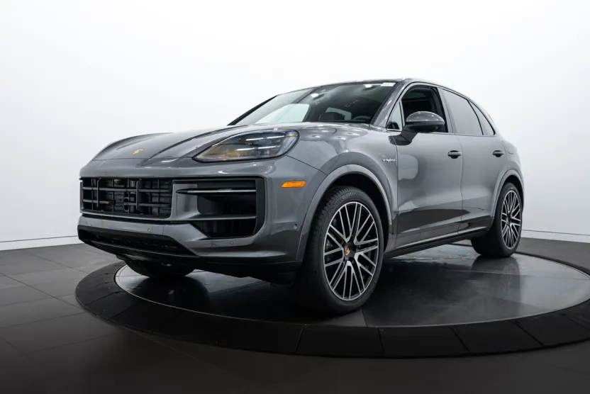 2025 Porsche Cayenne E-Hybrid photo 1
