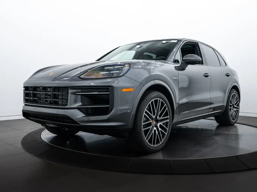 2025 Porsche Cayenne E-Hybrid photo 1