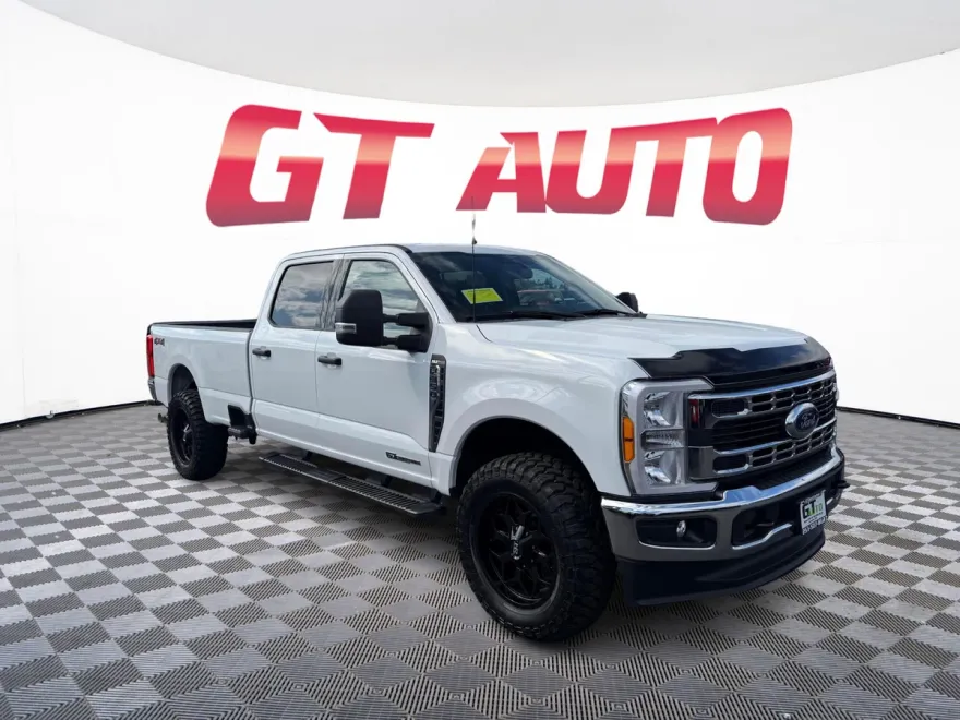 2023 Ford F-350 XLT photo 1
