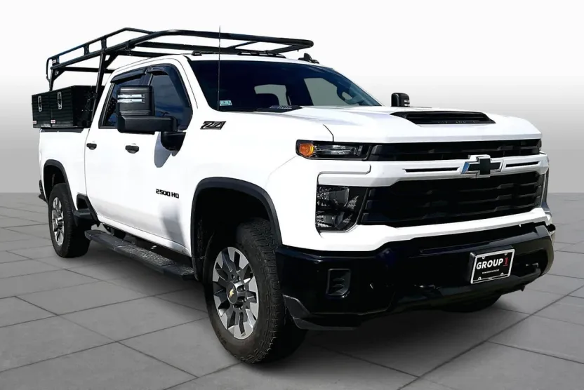 2024 Chevrolet Silverado 2500HD Custom photo 1