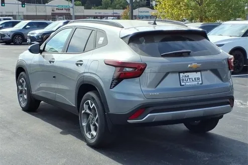 2026 Chevrolet Trax LT photo 1