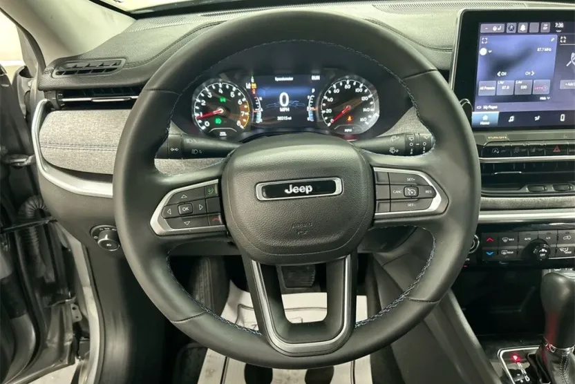 2022 Jeep Compass Latitude photo 1