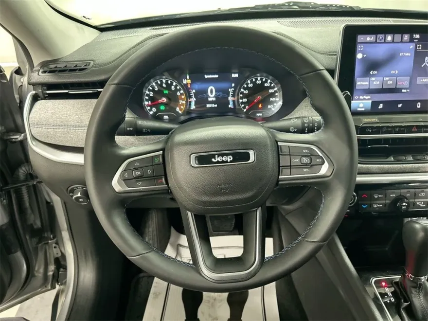 2022 Jeep Compass Latitude photo 1