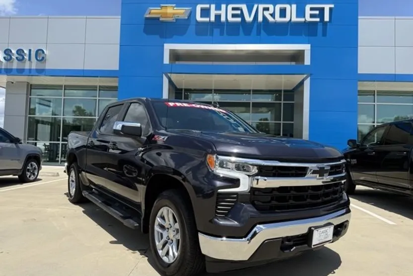 2023 Chevrolet Silverado 1500 LT photo 1
