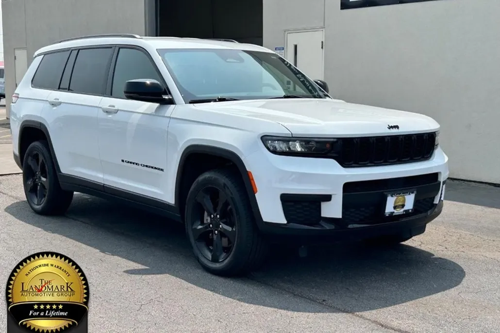 2023 Jeep Grand Cherokee Altitude photo 1