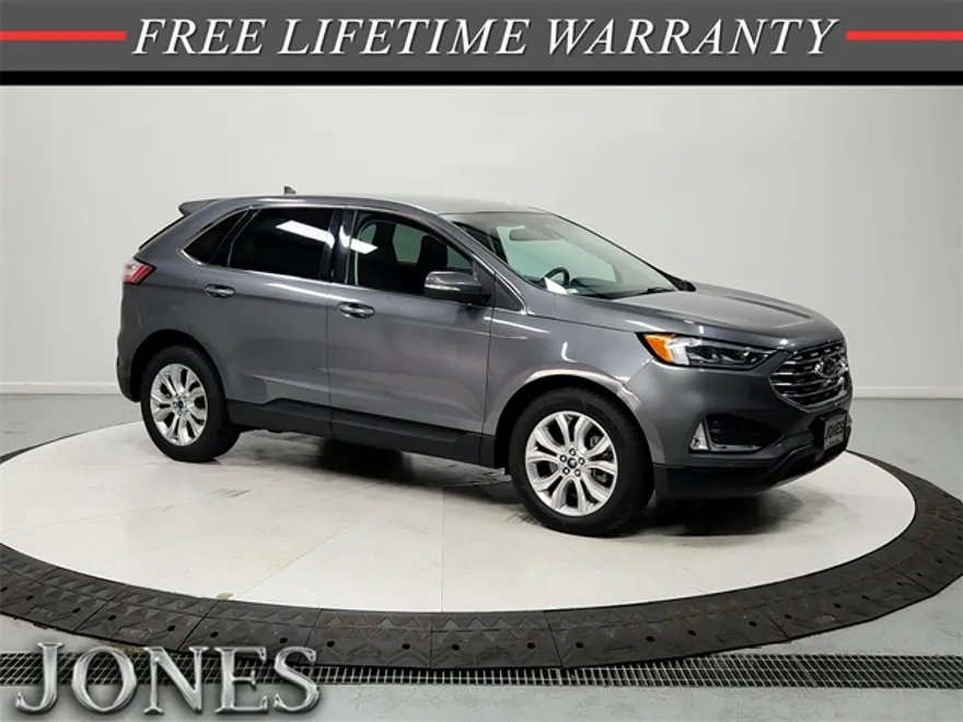 2022 Ford Edge Titanium photo 1