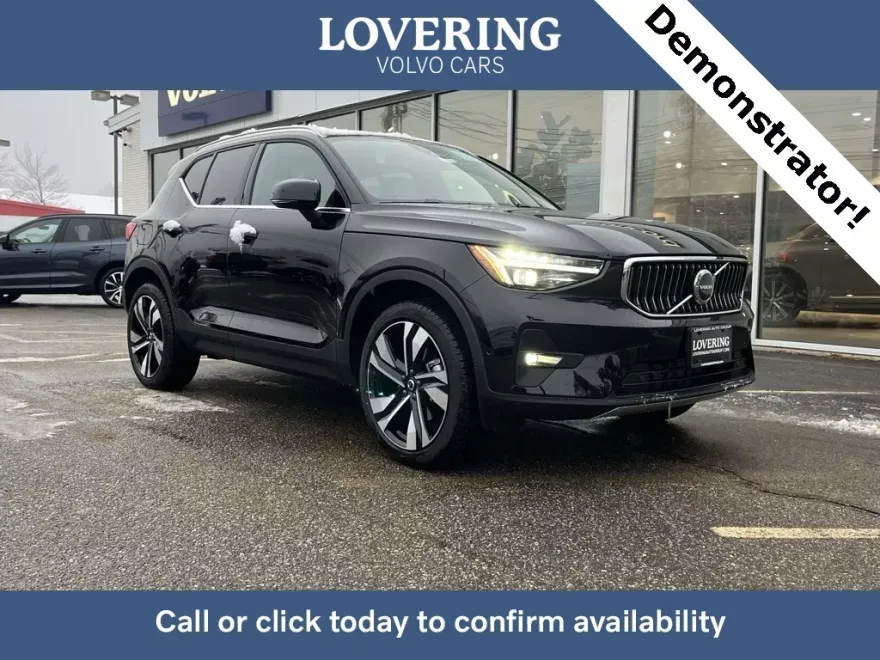 2025 Volvo XC40 Plus photo 1