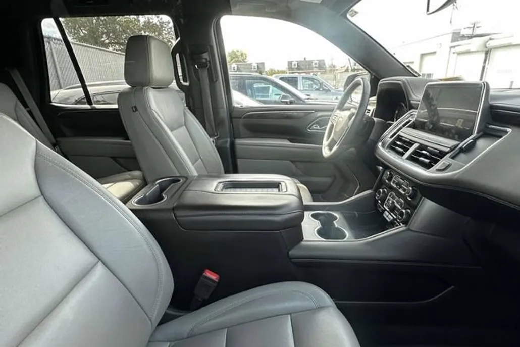 2021 Chevrolet Tahoe LT photo 1