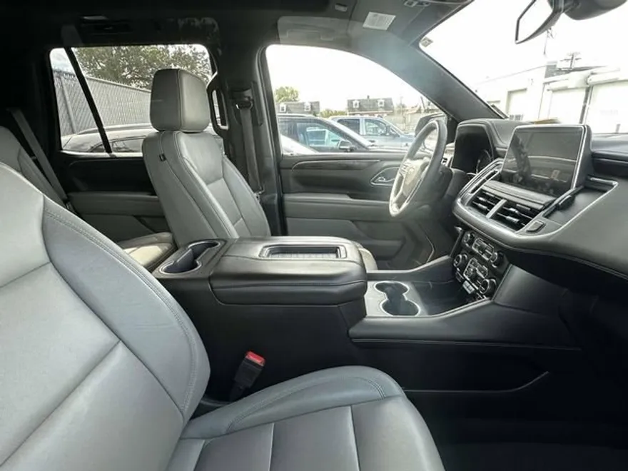2021 Chevrolet Tahoe LT photo 1