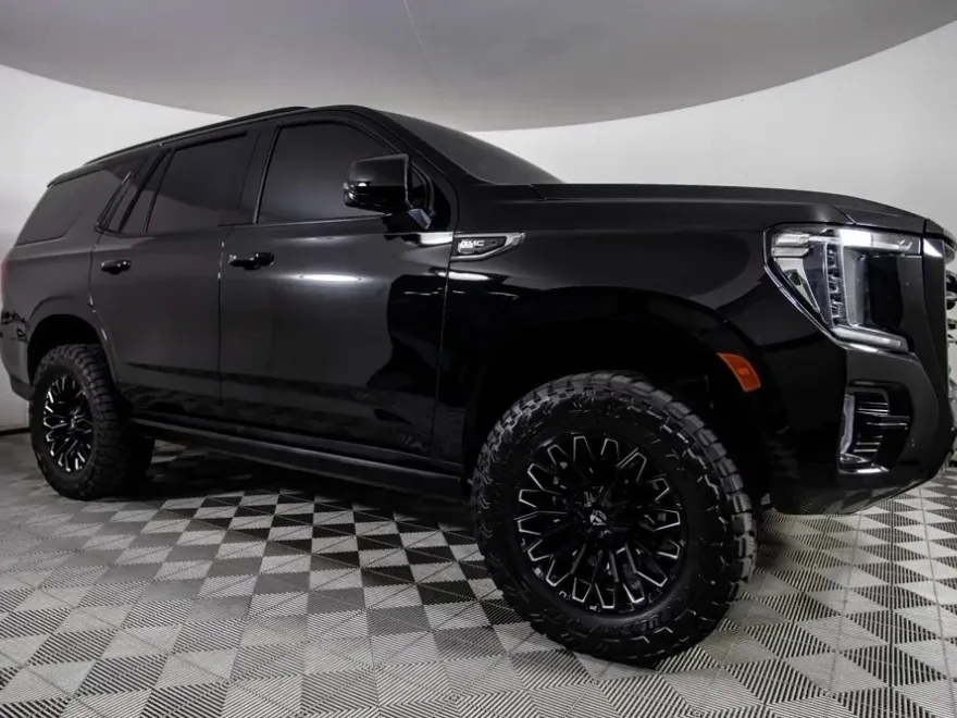 2021 Gmc Yukon AT4 photo 1