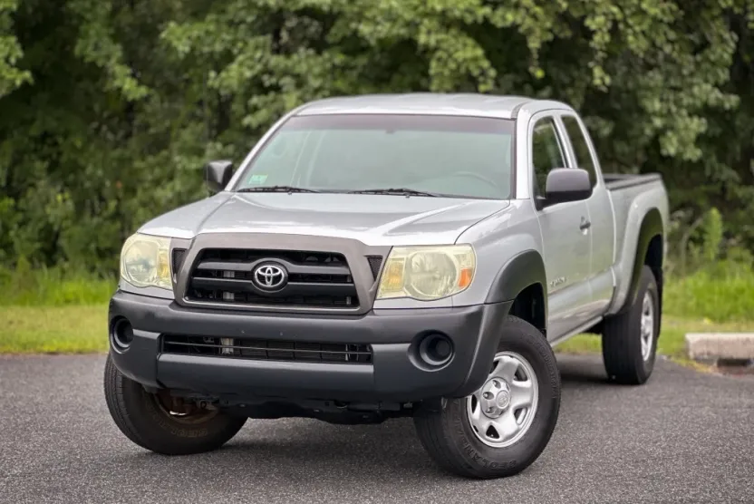 2006 Toyota Tacoma DLX photo 1