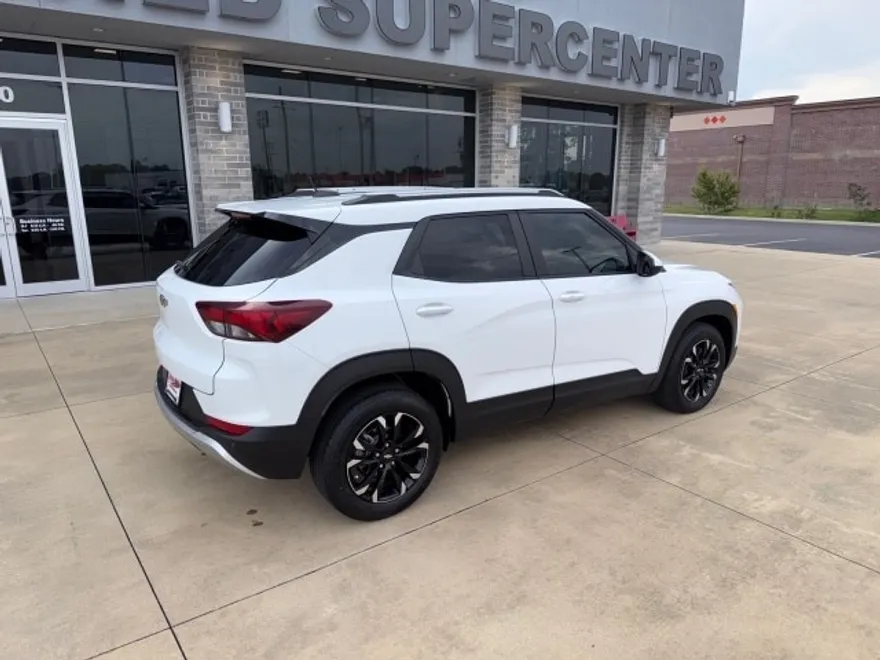 2023 Chevrolet Trailblazer LT photo 1