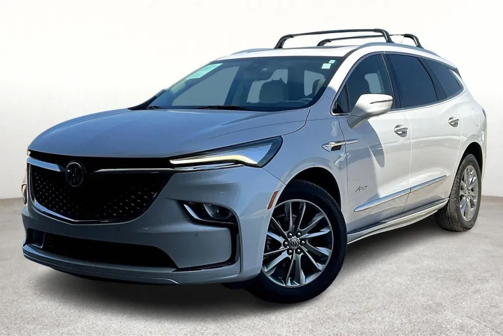 2023 Buick Enclave Avenir photo 1
