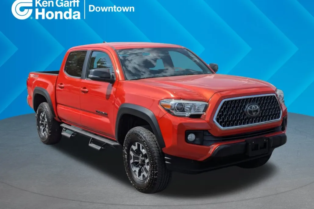 2018 Toyota Tacoma TRD Off-Road photo 1