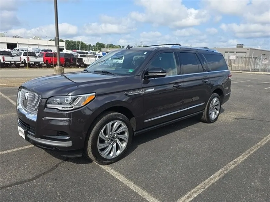 2024 Lincoln Navigator L Reserve photo 1