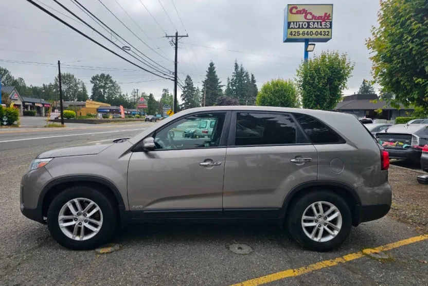 2015 Kia Sorento LX photo 1