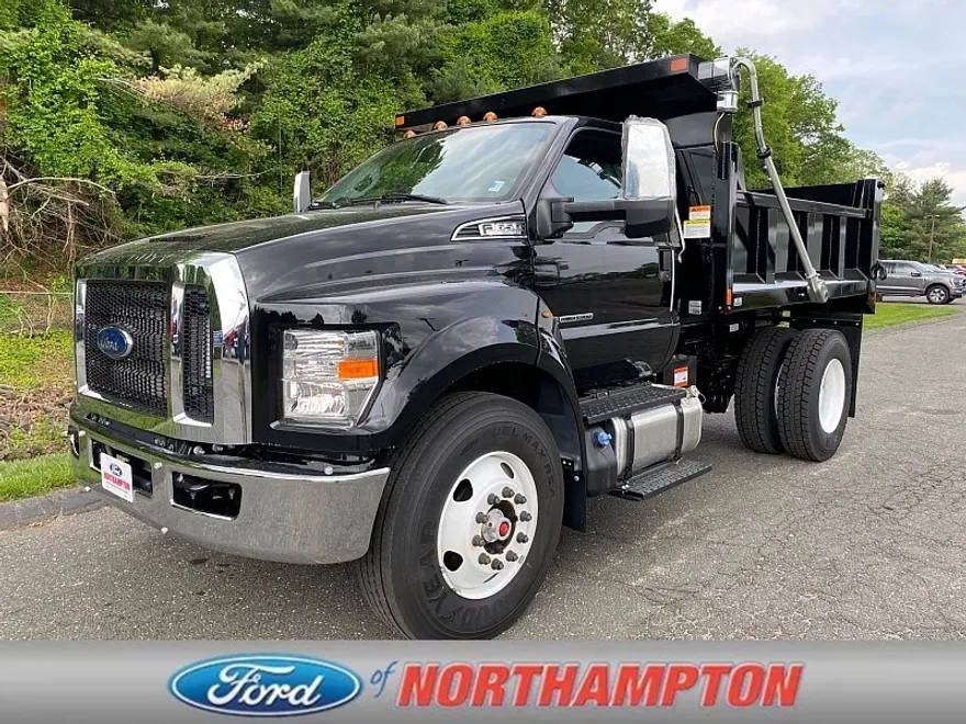 2025 Ford F-650 SuperCab photo 1