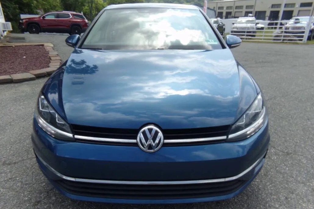 2018 Volkswagen Golf TSI S photo 1