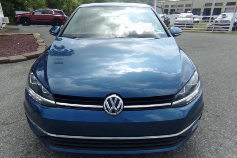 2018 Volkswagen Golf TSI S photo 1