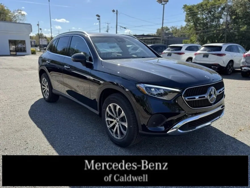 2026 Mercedes Benz GLC 300 4MATIC photo 1