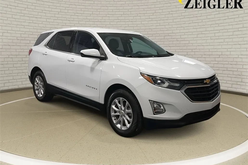 2020 Chevrolet Equinox LT photo 1