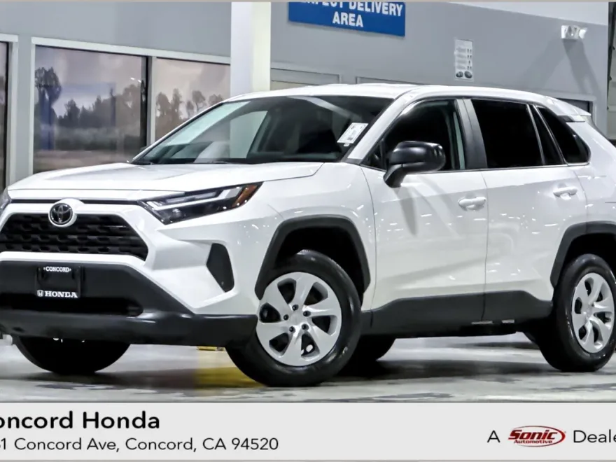 2023 Toyota RAV4 LE photo 1