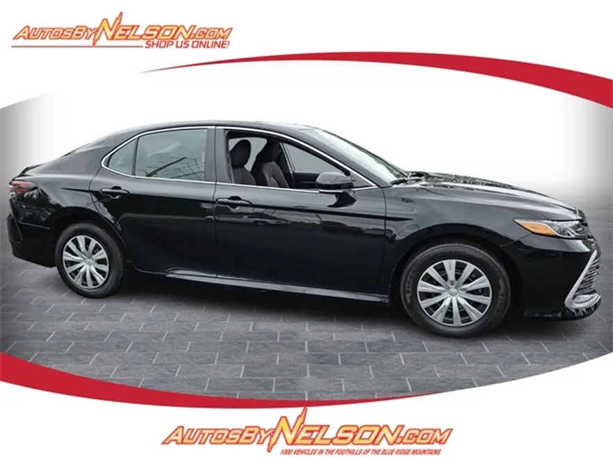 2022 Toyota Camry Hybrid LE photo 1
