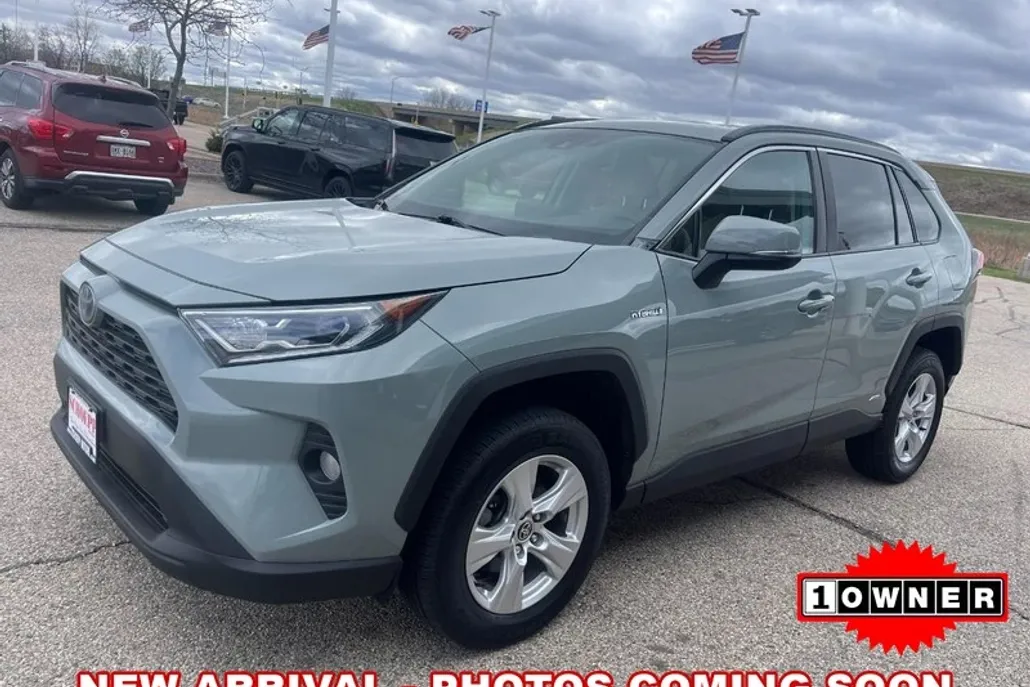 2021 Toyota RAV4 Hybrid XLE photo 1