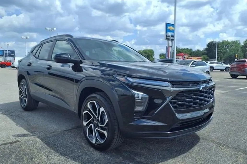 2025 Chevrolet Trax photo 1