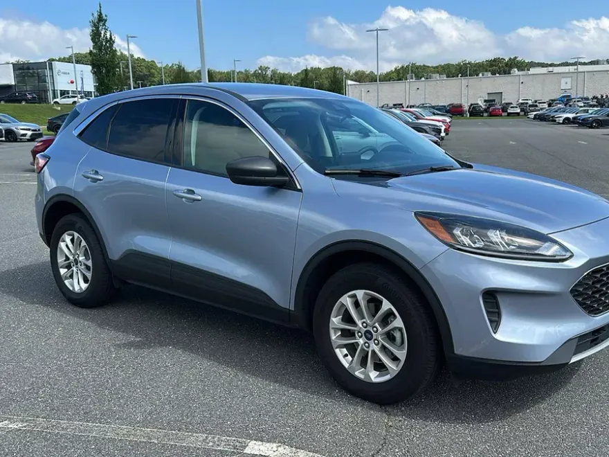 2022 Ford Escape SE photo 1