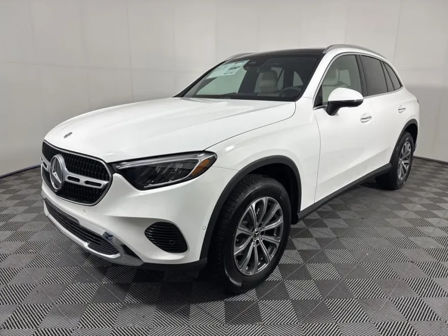 2025 Mercedes Benz GLC 300 4MATIC photo 1