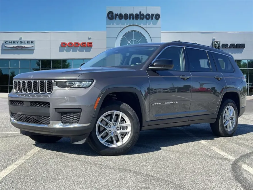 2022 Jeep Cherokee Laredo photo 1