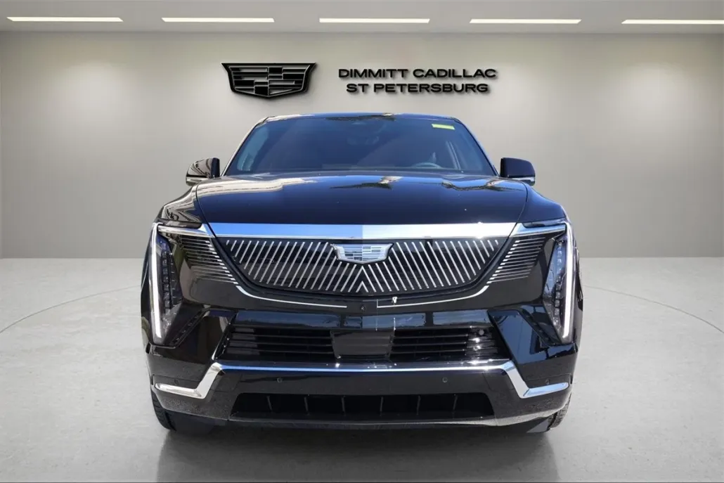 2025 Cadillac Escalade IQ Luxury photo 1