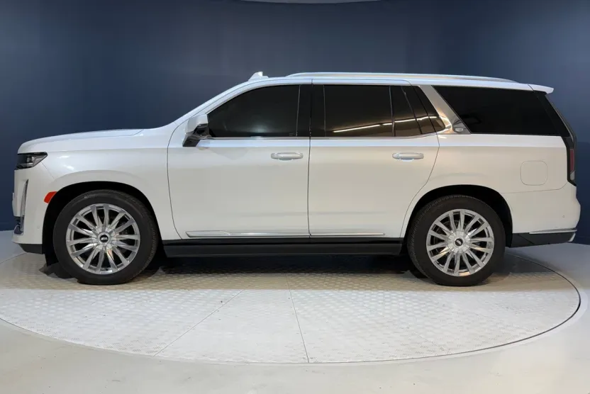 2022 Cadillac Escalade Premium Luxury photo 1