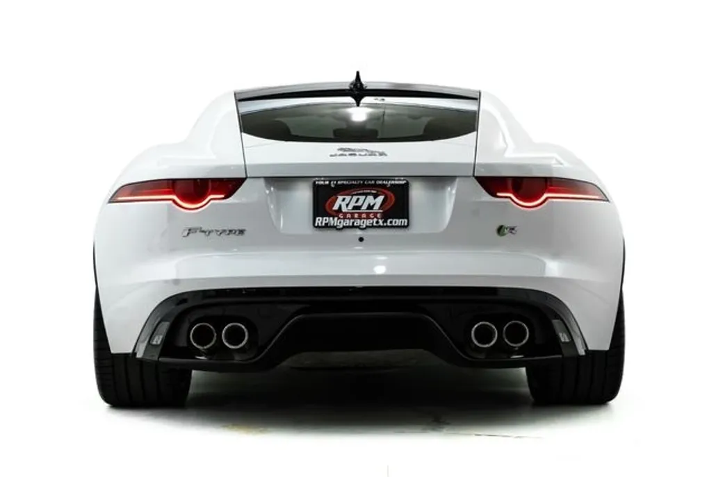2015 Jaguar F-TYPE R photo 1