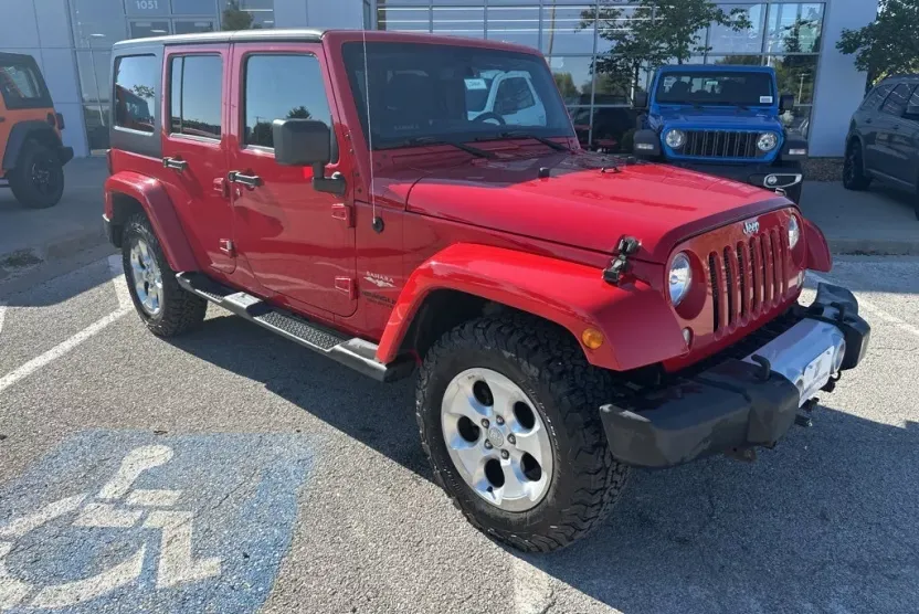 2014 Jeep Wrangler Unlimited Sahara photo 1