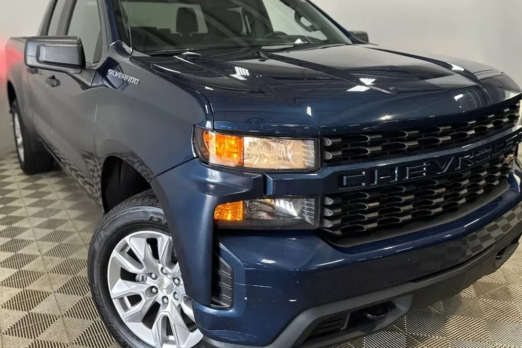 2020 Chevrolet Silverado 1500 Custom photo 1