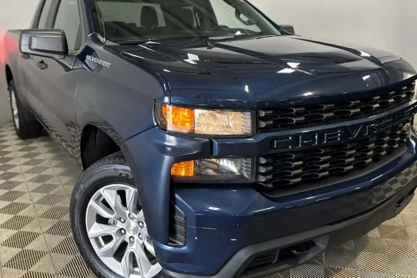 2020 Chevrolet Silverado 1500 Custom photo 1