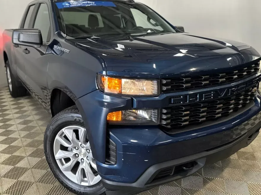 2020 Chevrolet Silverado 1500 Custom photo 1