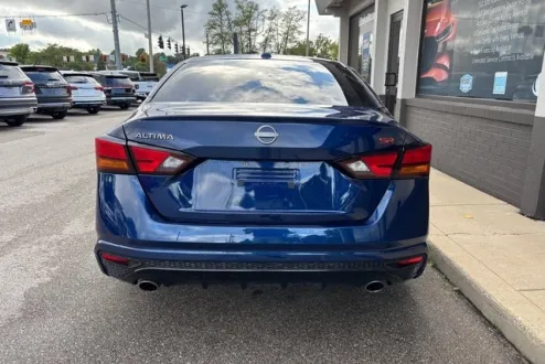2024 Nissan Altima 2.5 SR photo 3
