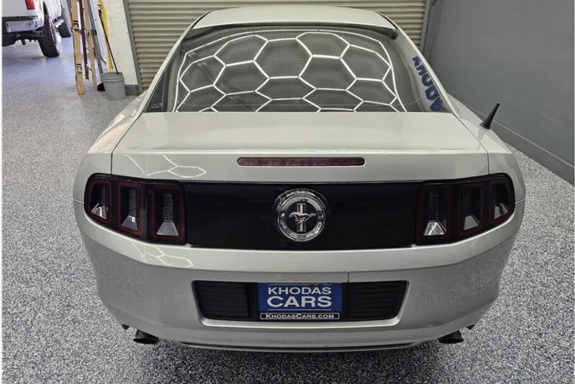 2014 Ford Mustang V6 photo 1