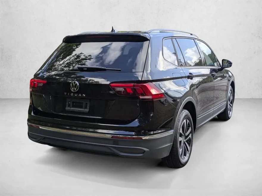 2024 Volkswagen Tiguan Sport photo 1