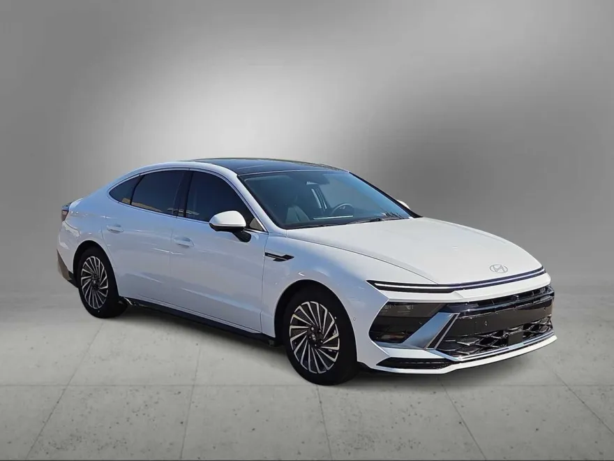 2025 Hyundai Sonata Hybrid Limited photo 1