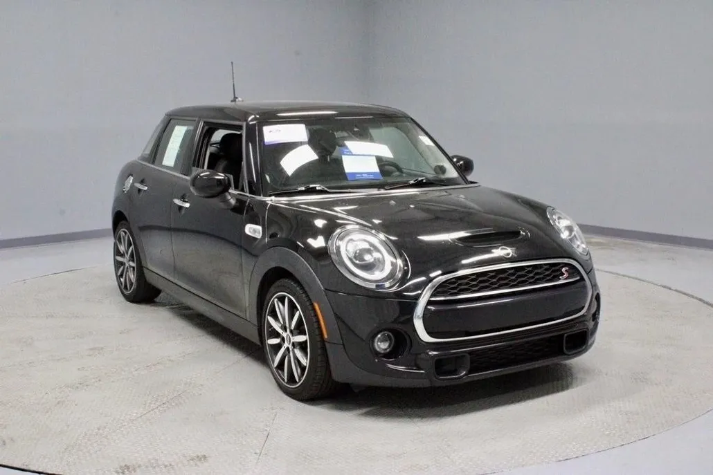 2020 Mini Cooper 4 Door Hardtop S photo 1