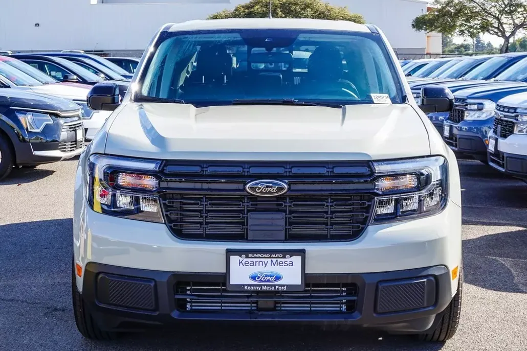 2024 Ford Maverick Lariat photo 1