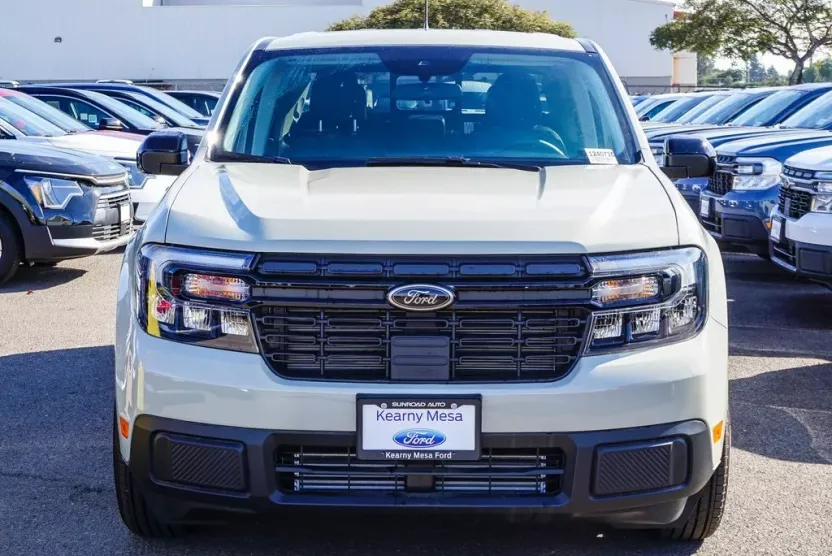 2024 Ford Maverick Lariat photo 1