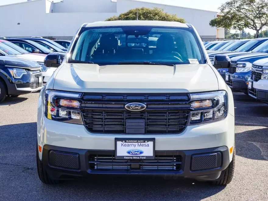 2024 Ford Maverick Lariat photo 1