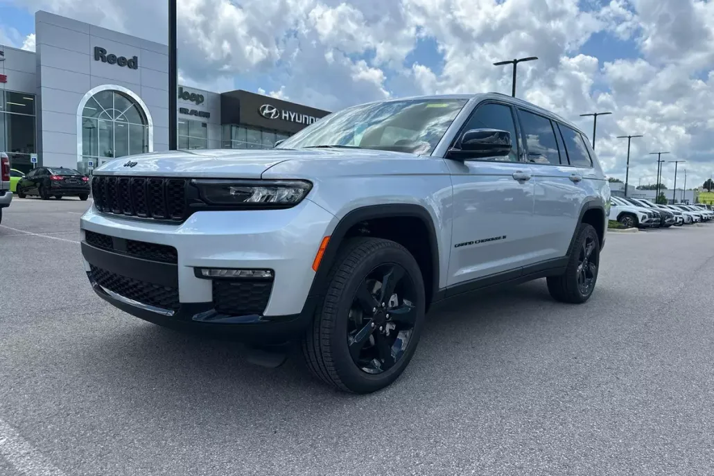 2025 Jeep Grand Cherokee Limited photo 1