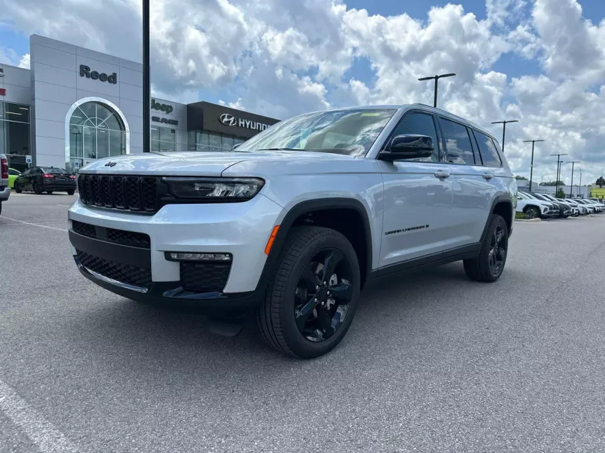 2025 Jeep Grand Cherokee Limited photo 1
