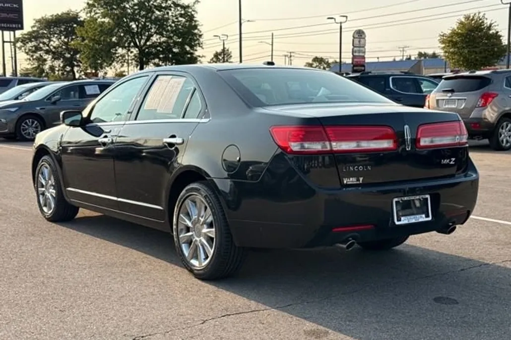 2010 Lincoln MKZ Base photo 1